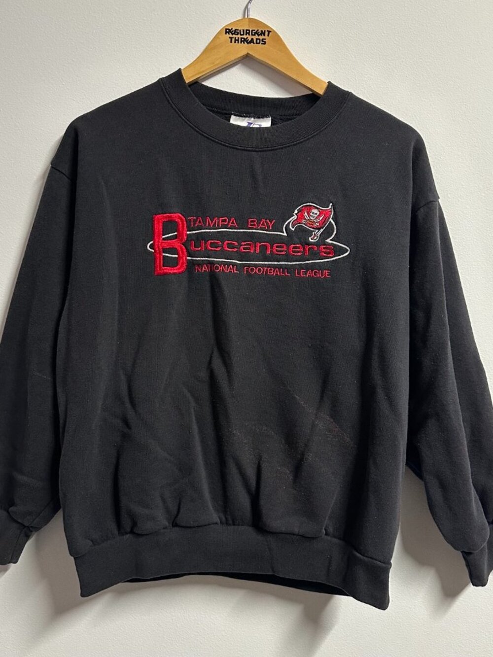 Vintage Tampa Bay Buccaneers Bucs Logo Athletic Sweatshirt Pullover Black Youth